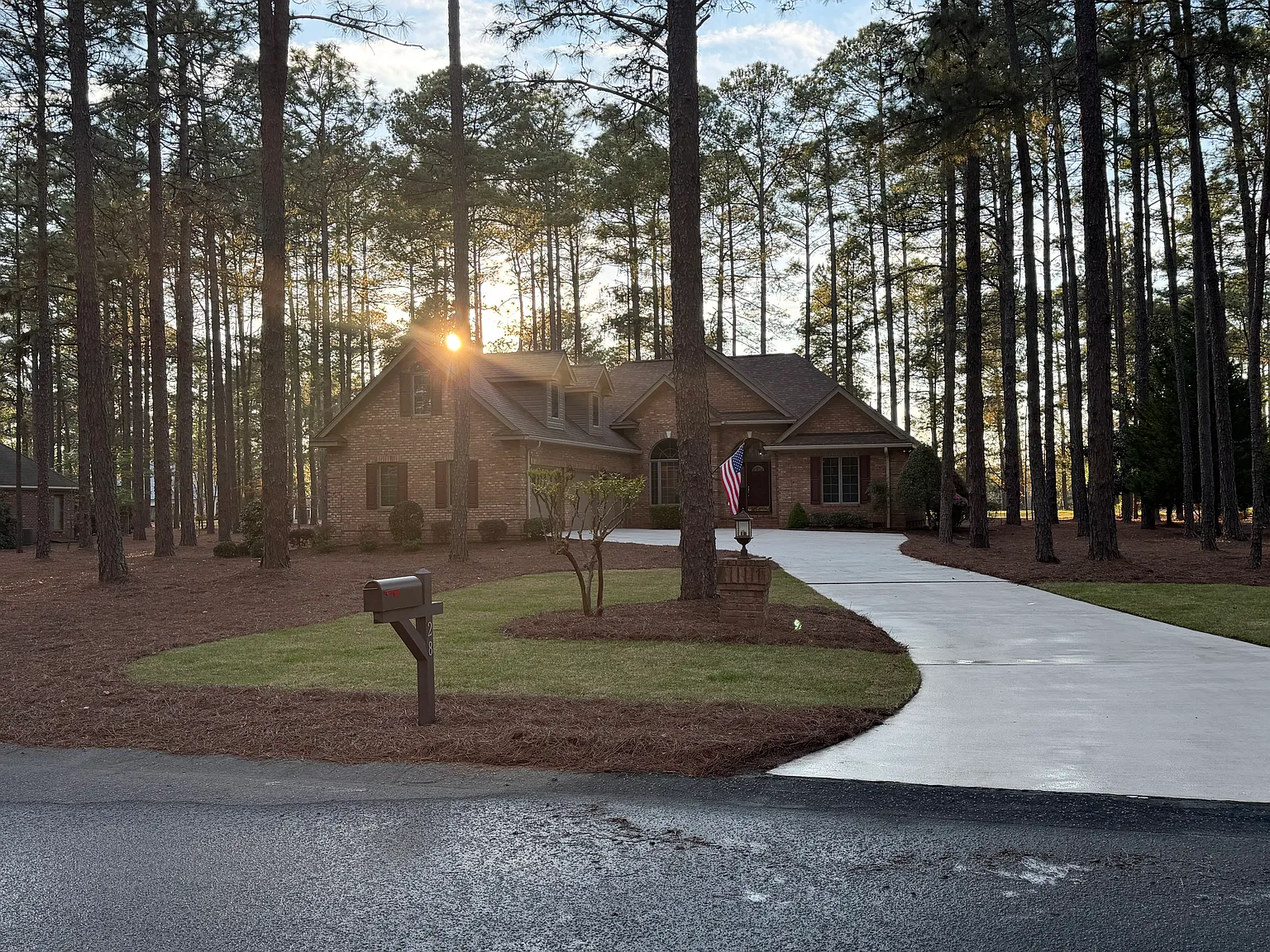 3 bed, 2351 sqft, $3,800 — Photo 3