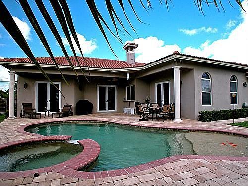 Large Backyard for entertainment