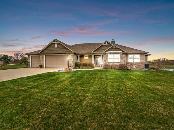 60620 Creekstone Dr, Goshen, IN 46526