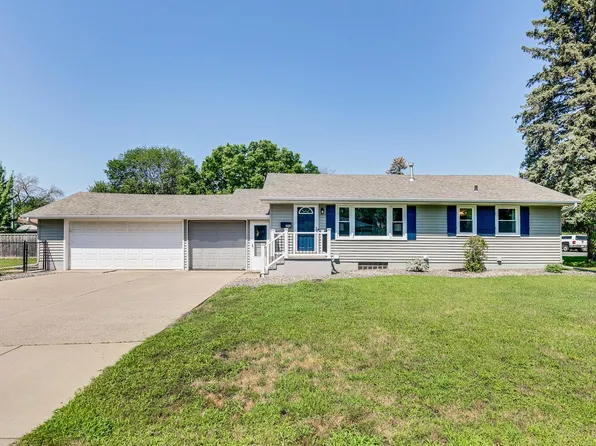 929 Eastwood Ln, Anoka, MN 55303