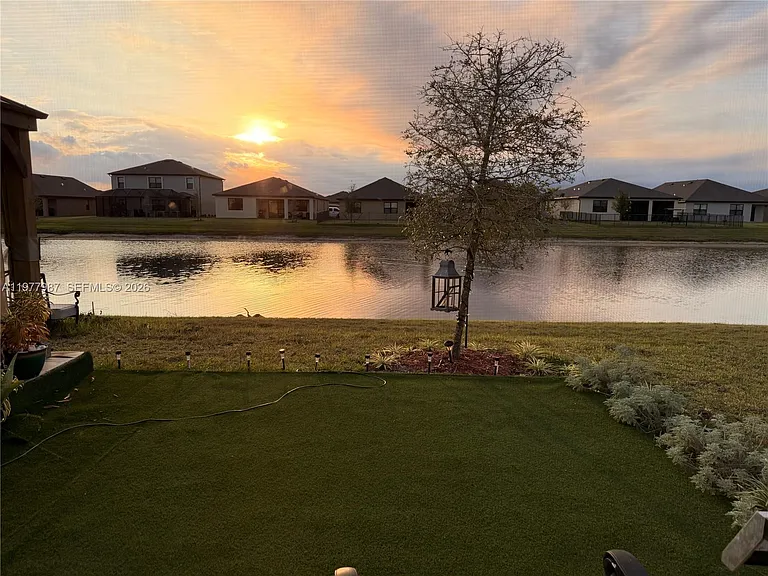 12422 SW Rimini Way — Photo 25