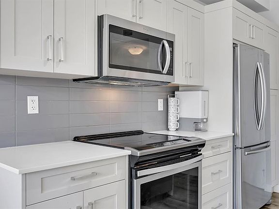 5th image of 35 SW Walgrove Line SE #305