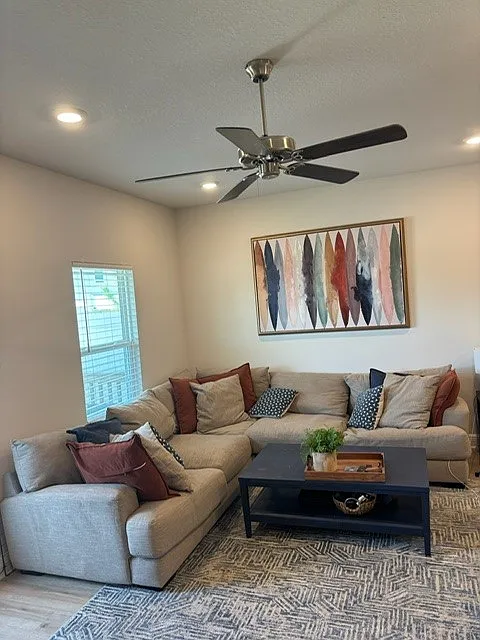 3 bed, 1537 sqft, $2,575 — Photo 3