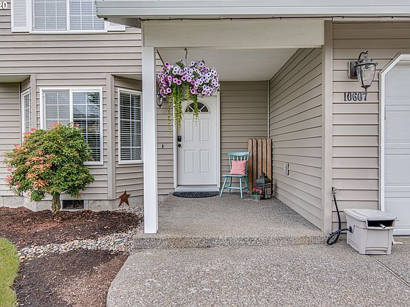 2nd image of 10607 NE 25th Pl