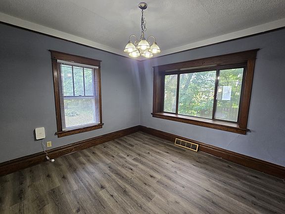 3rd image of 212 Reed St