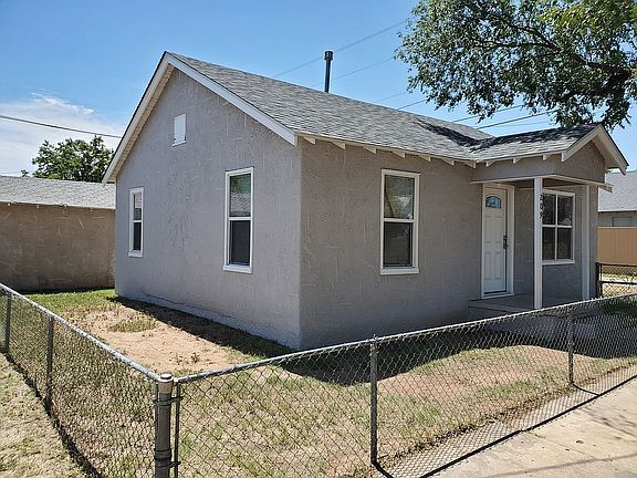 5th image of 209 W 12th St