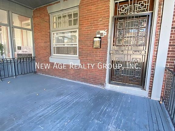 2nd image of 5006 Spruce St Floor 1