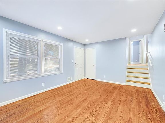 4th image of 4844 Overton Ave