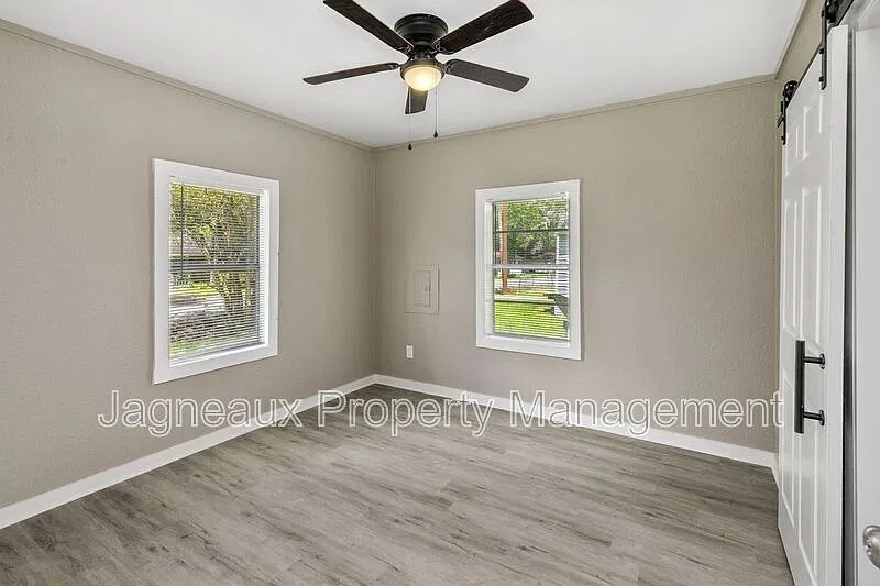 2 bed, 1.0 bath, 900 sqft, $1,000 — Photo 4