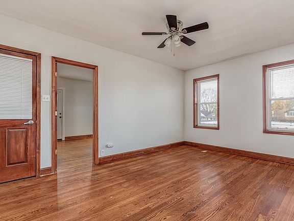 4th image of 4011 Wilmington Ave #1E