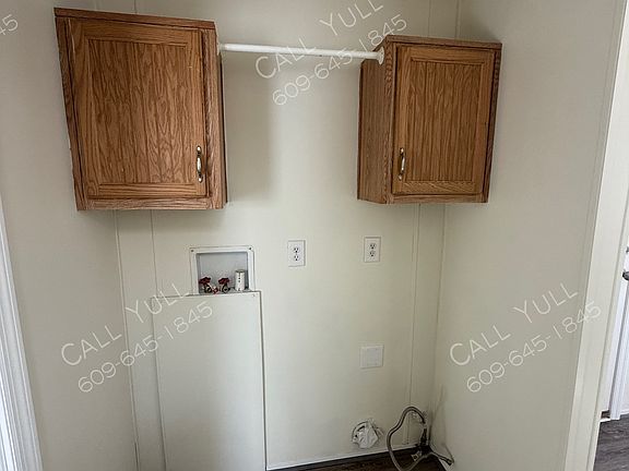 3rd image of 703 Pineview Ave