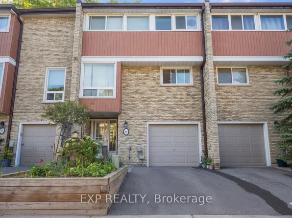 915 Inverhouse Dr #42, Mississauga, ON L5J 4B2