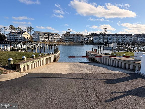 2nd image of 84 Glenriddle Marina #A84