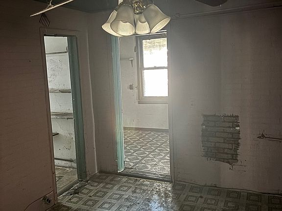 5th image of 10243 S Avenue L