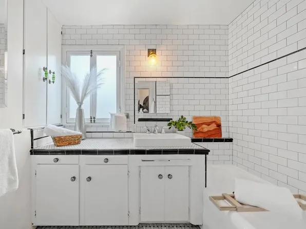 2236 Lemoyne St, Los Angeles, CA 90026