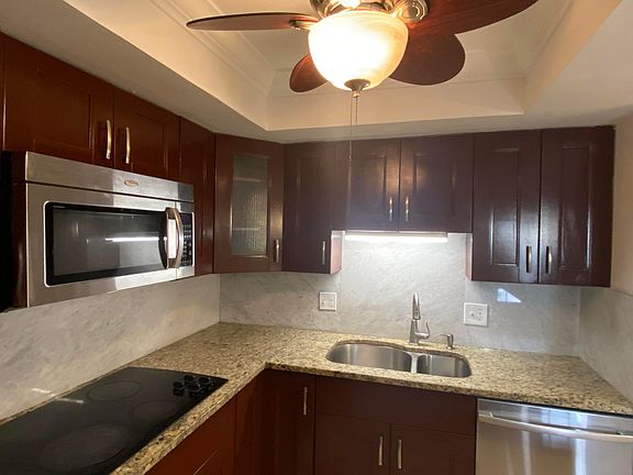 3rd image of 4477 Oak Terrace Drive