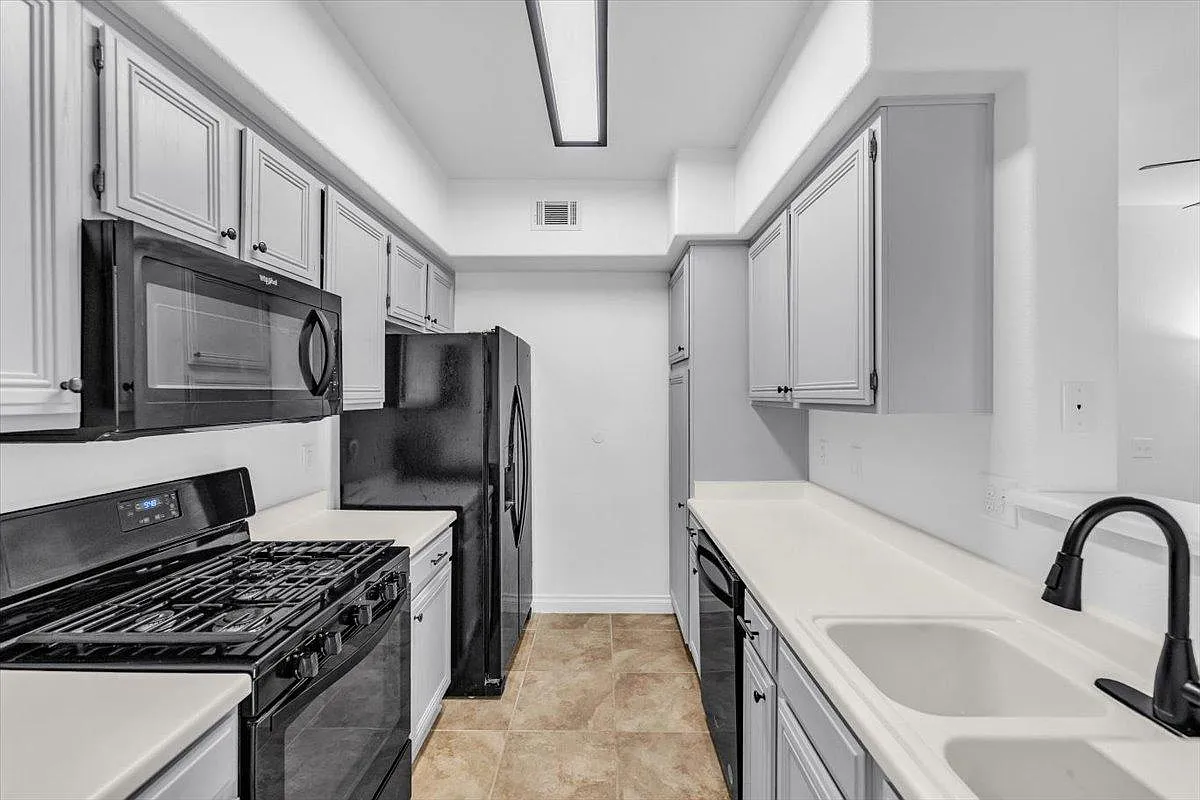 Photo 2 of 23 - 7115 S Durango Dr #309 - Las Vegas, NV Building Photo - 7115 S Durango Dr #309
