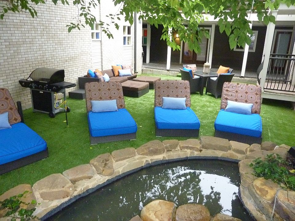 4935 Junius - GREYSTONE courtyard