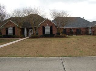 203 Chateau Dr, Lockport, LA 70374