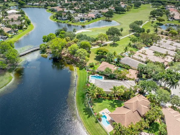 2456 Bay Isle Ct, Weston, FL 33327