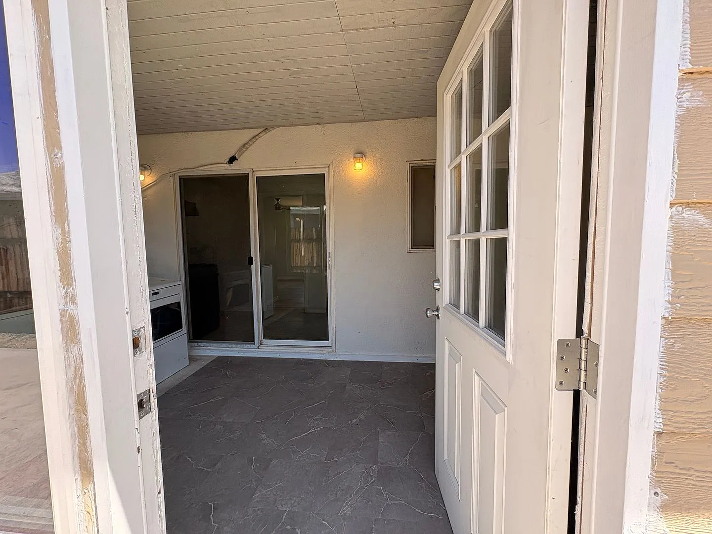 2 Bed, 1 Bath in Colton! — Photo 4