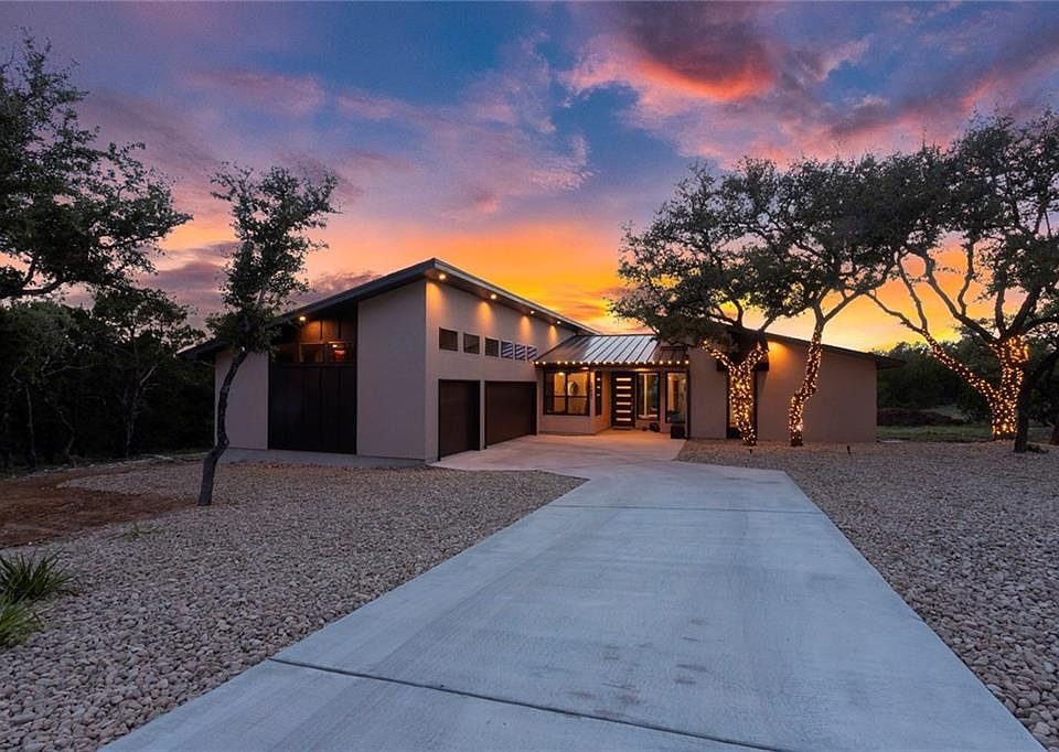1st image of 3002 Newton Dr