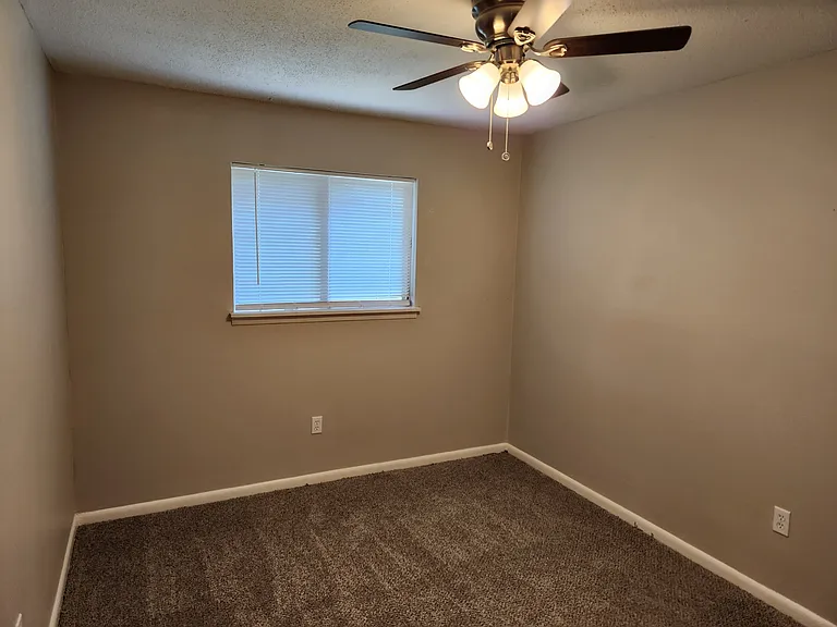 9401 Hollaman Cir — Photo 6