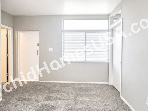4th image of 2601 E Greenway Rd #G