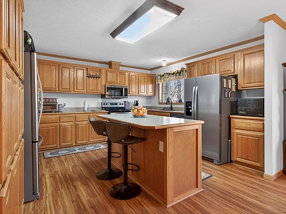 4th image of 1005 Peery Rd