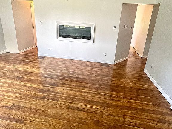 3rd image of 330 Ohio Ave