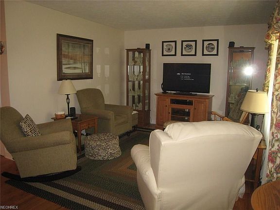 4th image of 1280 Meadowbrook Blvd