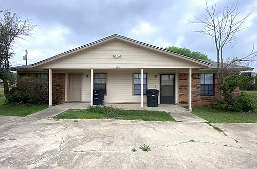 4800 Rainbow Cir #B Photo 1