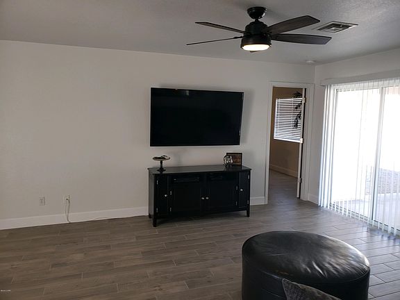 3rd image of 2985 Aladdin Dr