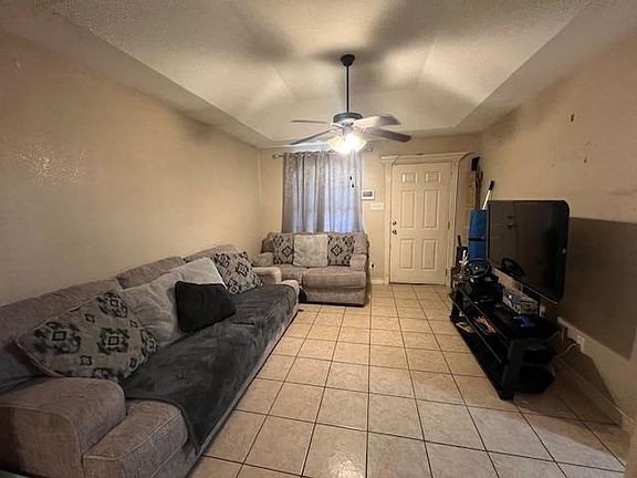 4th image of 2203 Los Olivos Ln