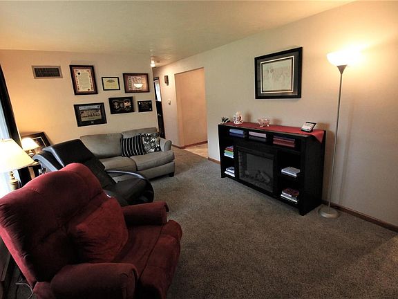 2nd image of 9527 Montbrook Dr