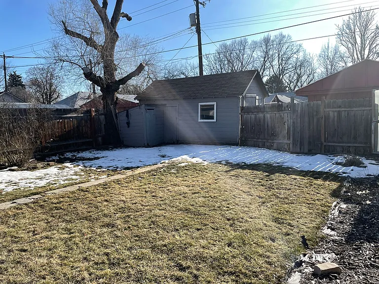 1405 E Washington St — Photo 26