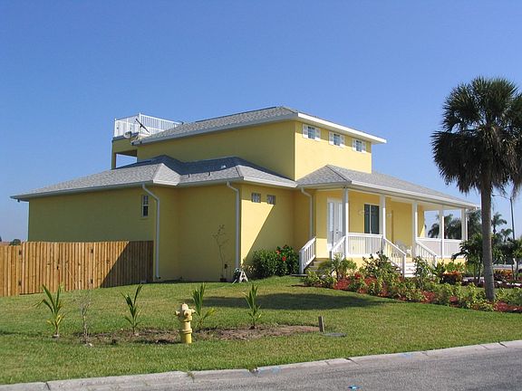 Large 3rd Floor Observation Deck Has View of Tampa Bay & St.Petersburg