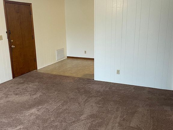 3rd image of 818 2nd St #B-2