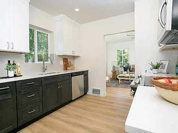 5th image of 348 N 200 W