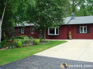 W160N9893 Colonial Dr, Germantown, WI 53022