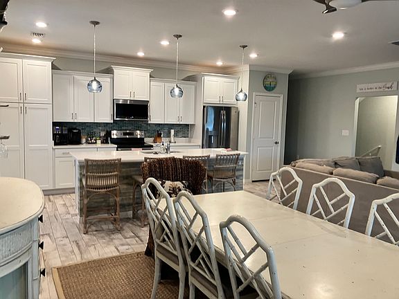 4th image of 6634 Carlinga Dr