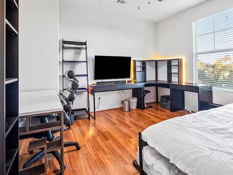 760 Harbor Cliff Way #118 — Photo 15