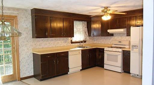 3rd image of 107 Pollard St