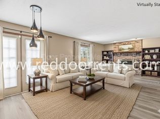 7694 Prairieview Dr, Fishers, IN 46038