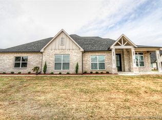 3068 N Briarwood Ave, Catoosa, OK 74015