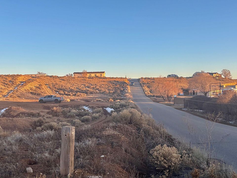 2nd image of Straight Arrow Rd