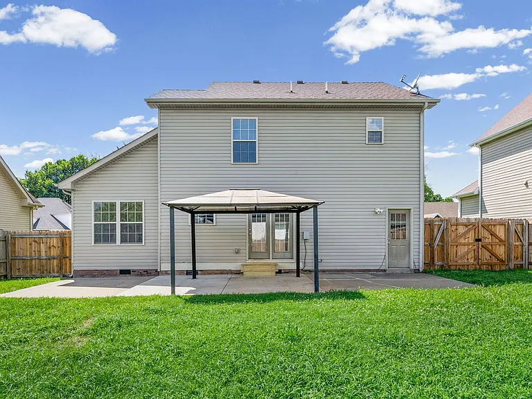 3569 Southwood Dr — Photo 33