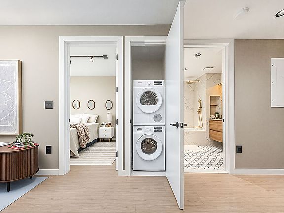 3rd image of 196 Stanhope St #2B