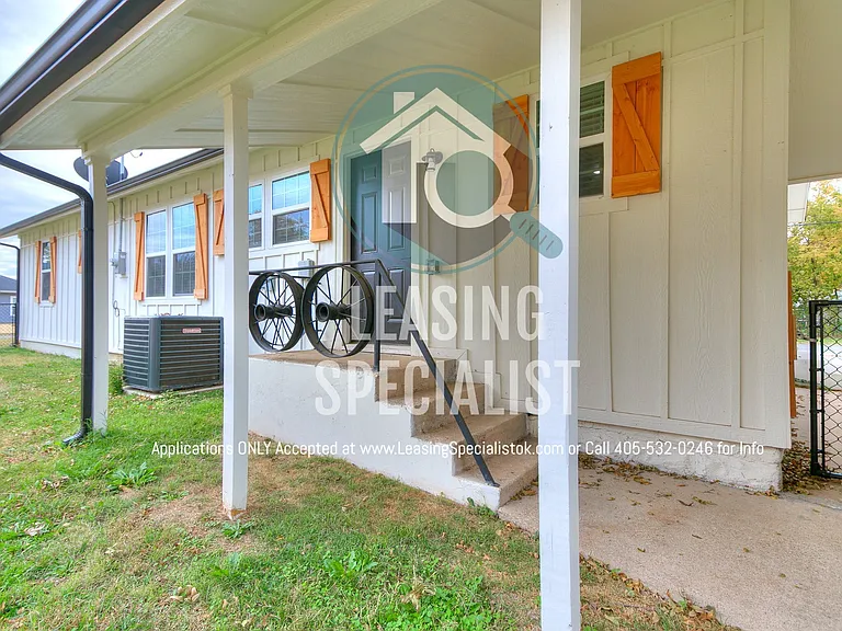 303 E Frank St — Photo 48