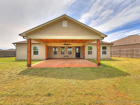 3rd image of 2108 Walnut Hill Ln